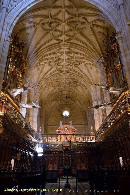 28 LA CATHEDRALE ET LE FORTERESSE DE L INCARNATION (38).JPG
